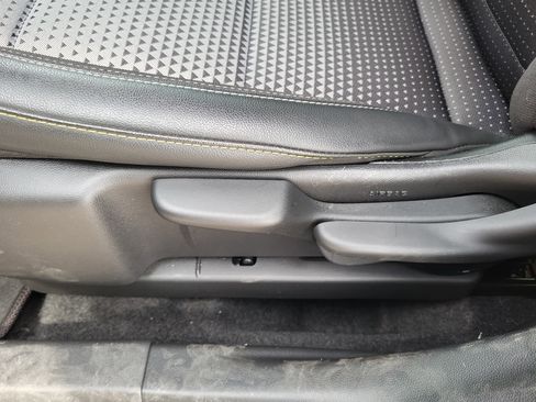 Used 2024 Chevrolet Trax LT w/ Driver Confidence Package image 13