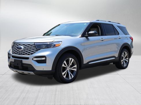 Used 2020 Ford Explorer Platinum AWD/4WD image 3