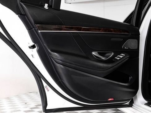 Used 2018 Mercedes-Benz S 450 4MATIC Sedan w/ AMG Line Exterior image 54