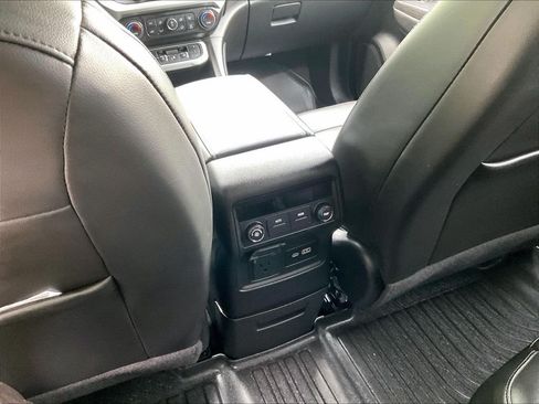 Used 2023 GMC Acadia SLT AWD/4WD image 29