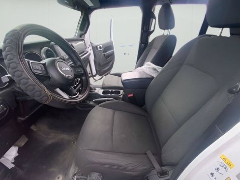 Used 2018 Jeep Wrangler Unlimited Sport S AWD/4WD image 19