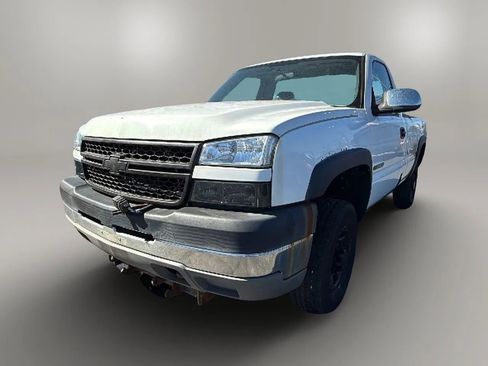 Used 2005 Chevrolet Silverado 2500 W/T w/ Snow Plow Prep Package image 1