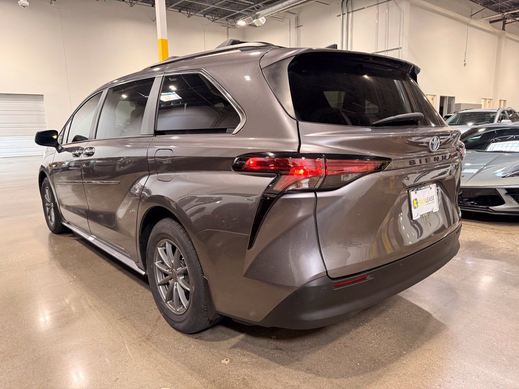 Used 2022 Toyota Sienna XLE FWD image 7