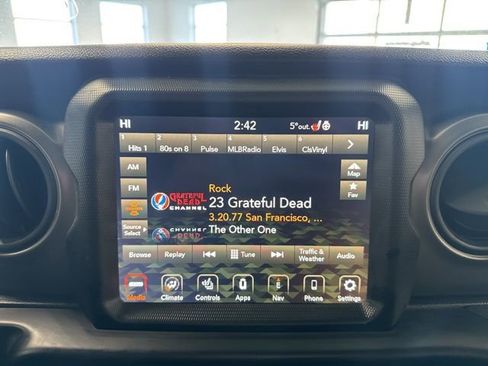 Used 2021 Jeep Gladiator Willys image 39