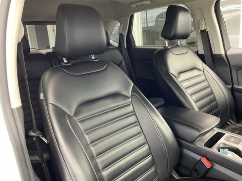 Used 2023 Ford Edge SEL image 14