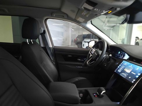 Certified 2025 Land Rover Discovery Sport S image 10