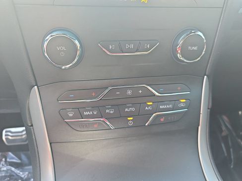 Used 2020 Ford Edge ST-Line FWD image 21