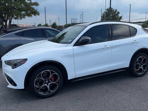 Used 2024 Alfa Romeo Stelvio Veloce AWD/4WD image 3