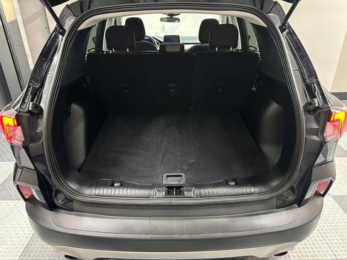 Used 2021 Ford Escape SE image 19