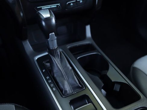 Used 2018 Ford Escape SE w/ Ford Safe & Smart Package AWD/4WD image 16