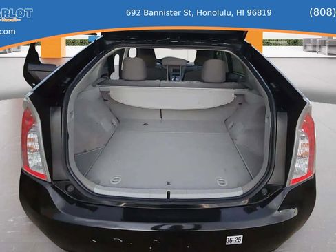 Used 2015 Toyota Prius Three FWD image 18