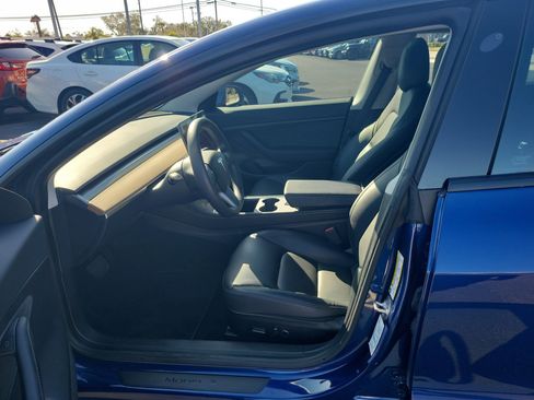 Used 2021 Tesla Model 3 Standard Range Plus image 23