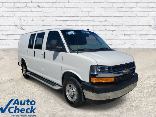 Used 2025 Chevrolet Express 2500 w/ Driver Convenience Package RWD image 5