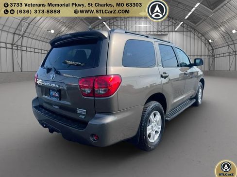 Used 2013 Toyota Sequoia SR5 AWD/4WD image 3