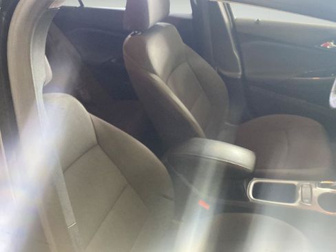 Used 2019 Chevrolet Cruze LT FWD image 32