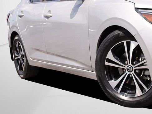 Used 2020 Nissan Sentra SV FWD image 3
