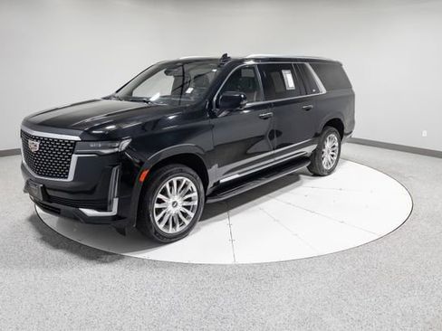 Used 2023 Cadillac Escalade ESV Premium Luxury image 38