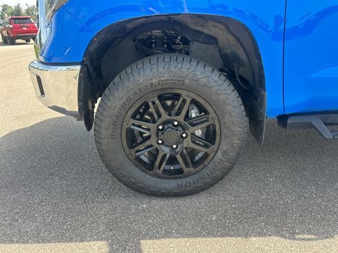 Used 2021 Toyota Tundra SR5 w/ SR5 Leather Package RWD image 29