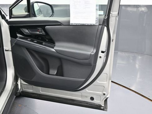 Used 2023 Toyota bZ4X Limited image 32