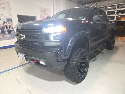 Used 2019 Chevrolet Silverado 1500 LT Trail Boss image 2