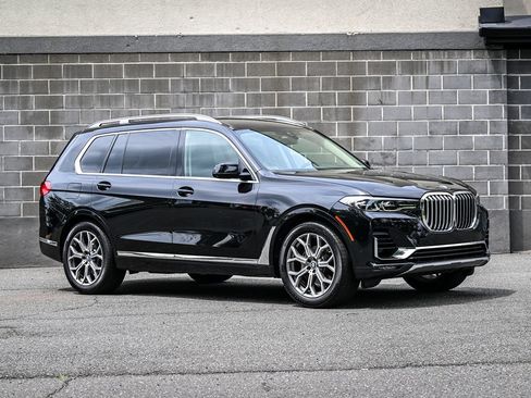 Used 2020 BMW X7 xDrive40i w/ Premium Package AWD/4WD image 2
