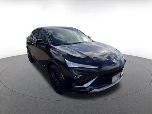 Used 2025 Buick Envista Sport Touring image 3