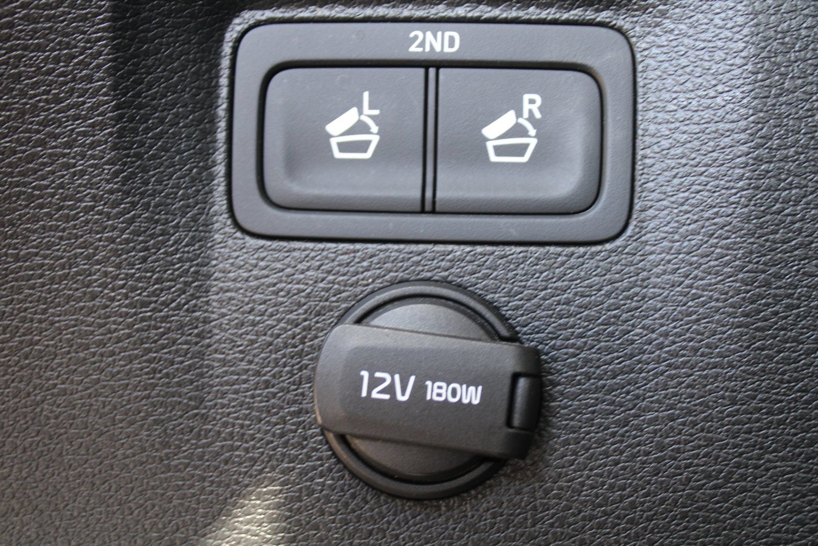 Certified 2023 Kia Telluride S w/ S Sunroof Package AWD/4WD image 11