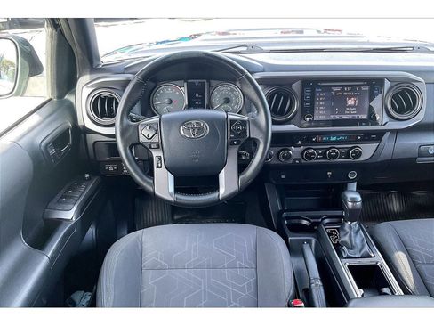 Used 2016 Toyota Tacoma SR5 image 6