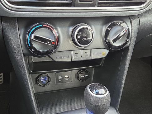Used 2020 Hyundai Kona SE image 19