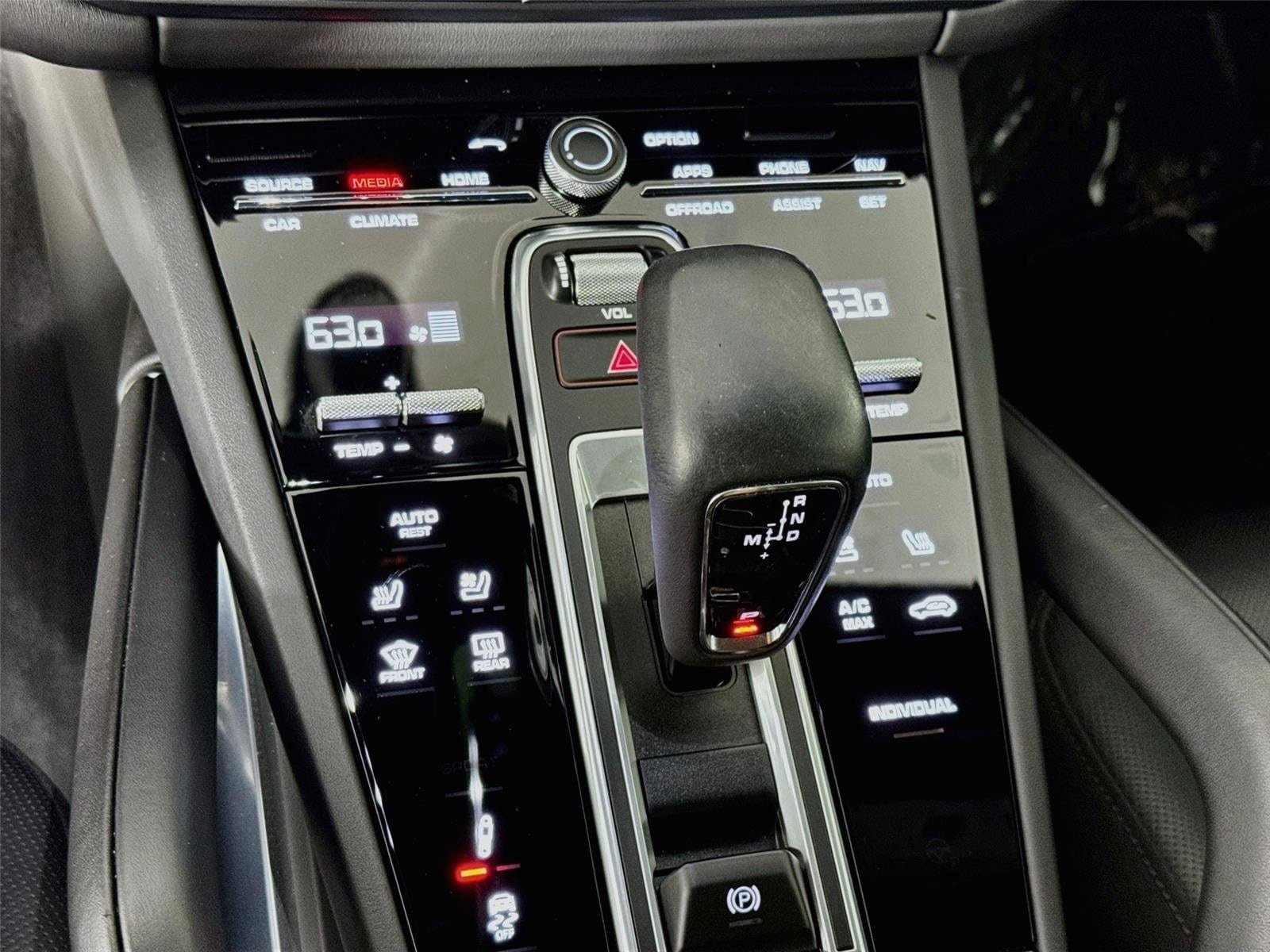 Used 2023 Porsche Cayenne Turbo S AWD/4WD image 18