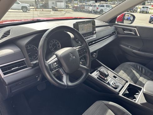 Used 2022 Mitsubishi Outlander SEL Black Edition image 19