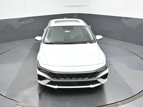 New 2026 Hyundai Elantra Limited FWD image 24