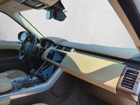 Used 2018 Land Rover Range Rover Sport HSE image 25