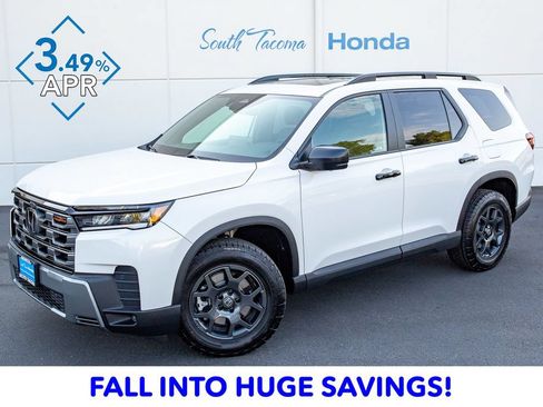 New 2026 Honda Pilot TrailSport image 1