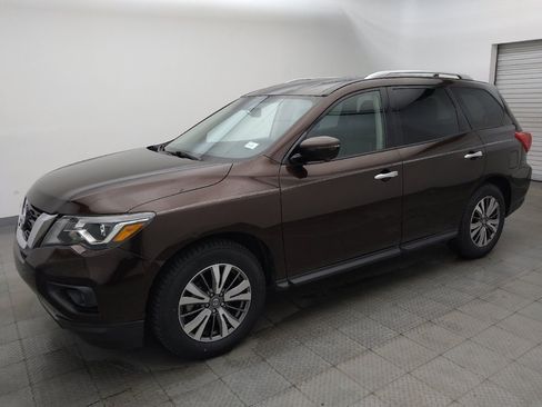 Used 2019 Nissan Pathfinder SL FWD image 2
