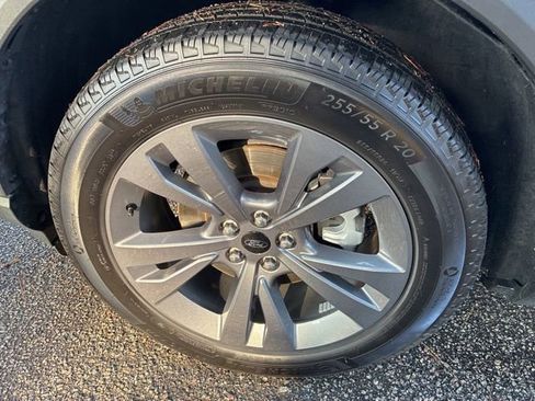 Used 2022 Ford Explorer XLT w/ Equipment Group 202A image 11