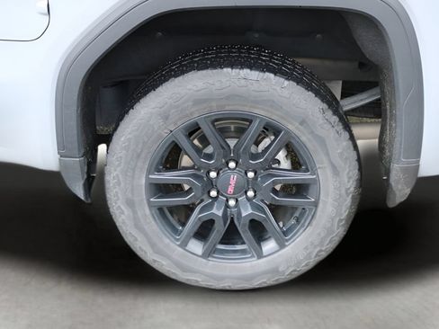 Used 2024 GMC Sierra 1500 Elevation w/ X31 Off-Road Package AWD/4WD image 9