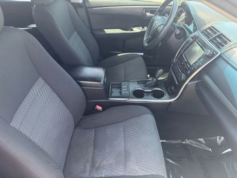 Used 2017 Toyota Camry LE FWD image 10