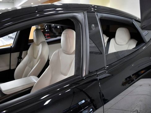 Used 2023 Tesla Model S image 39