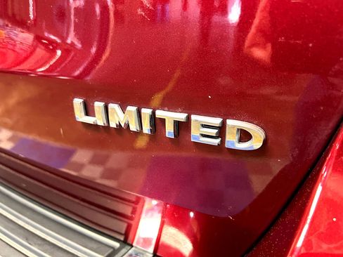 Used 2022 Jeep Grand Cherokee Limited image 33