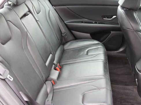Used 2024 Hyundai Elantra Limited image 17