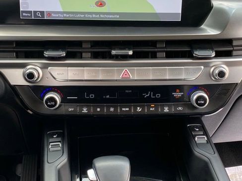 Used 2025 Kia Telluride S FWD image 26