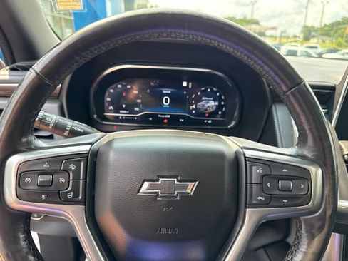 Used 2022 Chevrolet Tahoe Z71 w/ Luxury Package AWD/4WD image 16