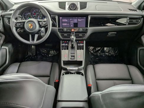 Used 2026 Porsche Macan AWD/4WD image 21