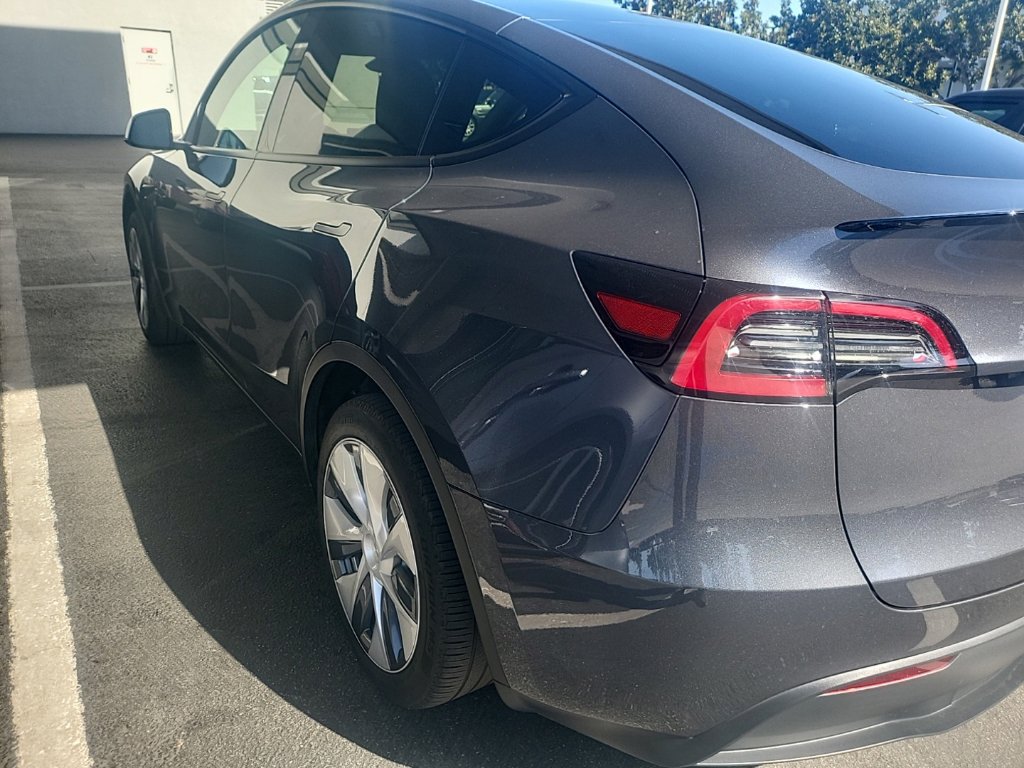 Used 2023 Tesla Model Y Long Range AWD/4WD image 6