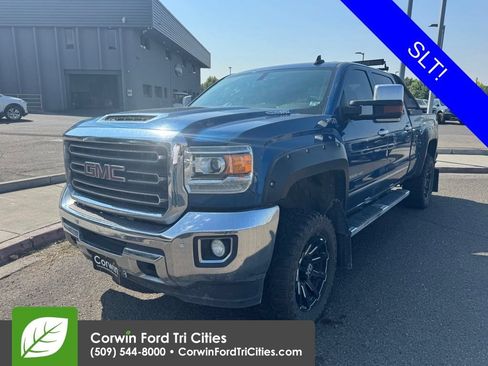 Used 2018 GMC Sierra 3500 SLT w/ Suspension Package, Off-Road AWD/4WD image 4