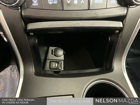 Used 2015 Toyota Camry XLE image 38