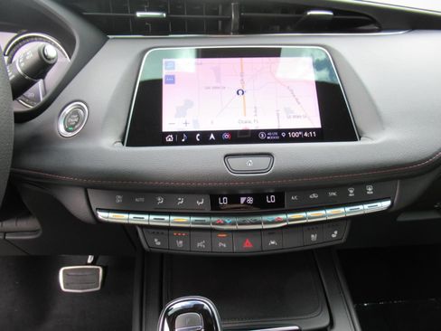 Used 2022 Cadillac XT4 Sport w/ Comfort Package FWD image 25