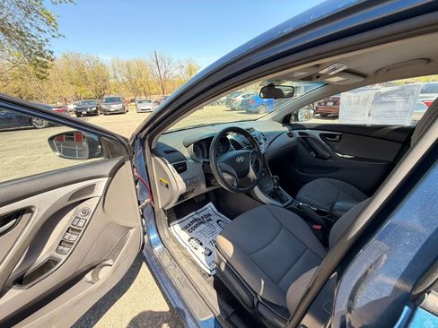 Used 2016 Hyundai Elantra SE FWD image 9