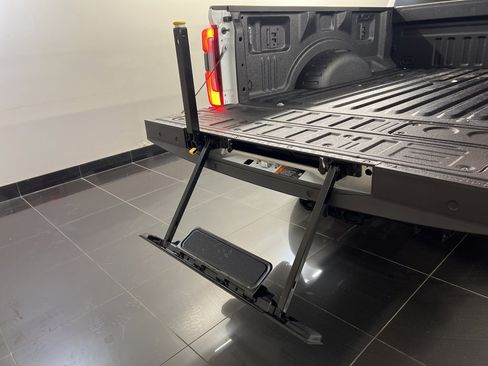 Used 2024 Ford F250 Platinum image 44